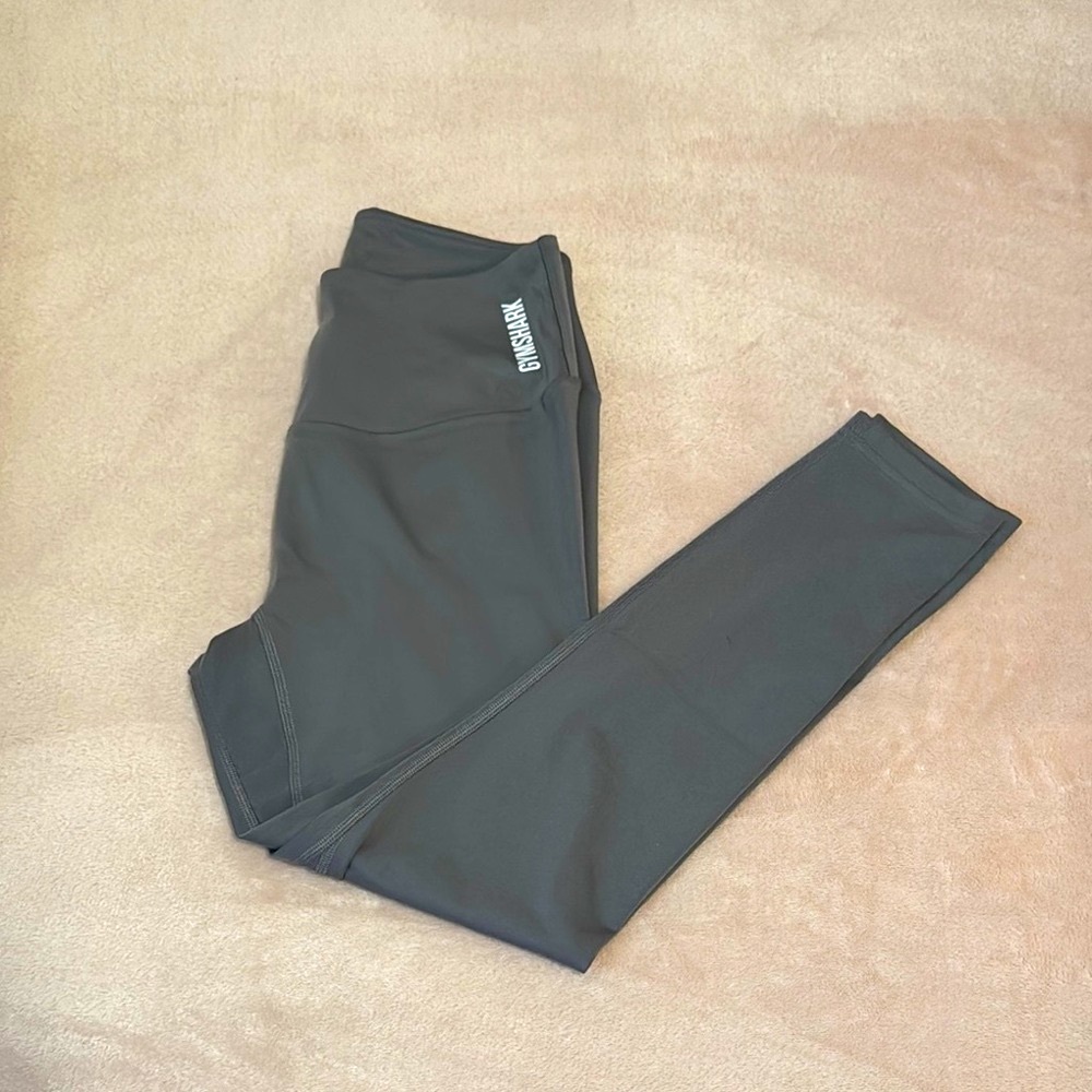 Gymshark Gray and White Leggings Full-Length Stretch